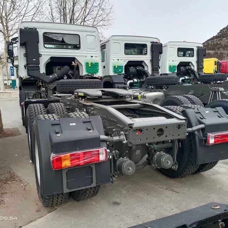 High Quality Cheap Price 6*4 Truck Trailers 400L Tractor Truck Trailer Head Truck Tractor Sale