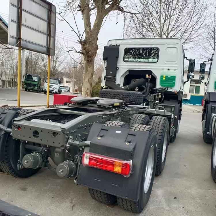 High Quality Cheap Price 6*4 Truck Trailers 400L Tractor Truck Trailer Head Truck Tractor Sale