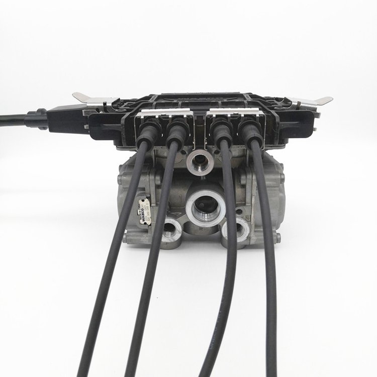 ABS Three Bridge Synchronous Emergency Relay Valve EBS Brake for Trailers and Truck Brake Abs Brake System Semi-trailer Abs Kit