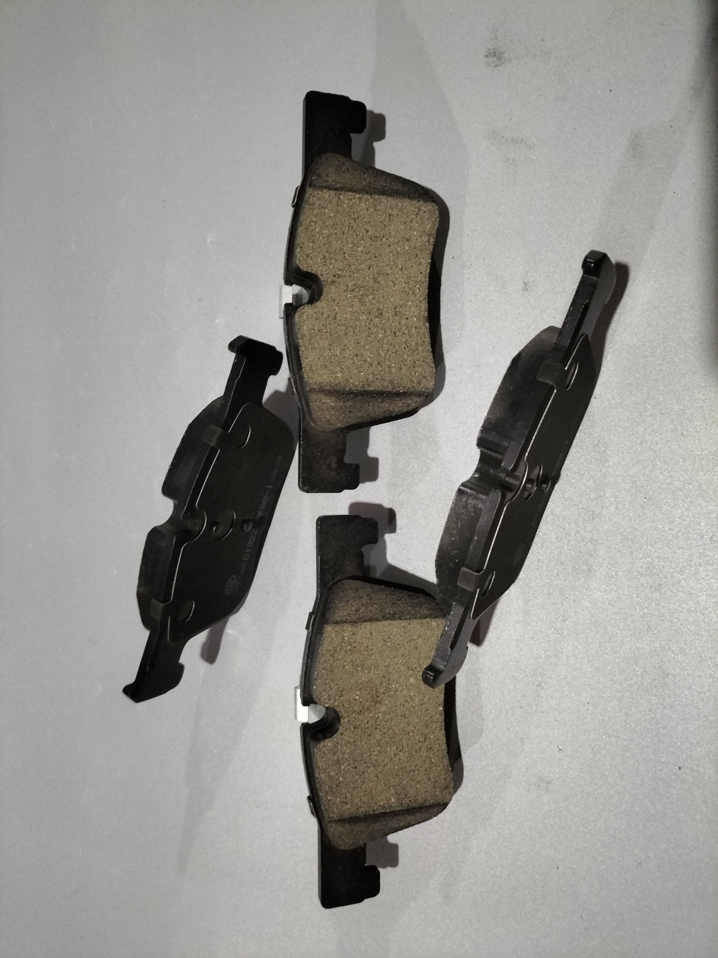 Wholesale Direct Sales D1922 Good Quality Wear-resistant Black Brake Pads for Car