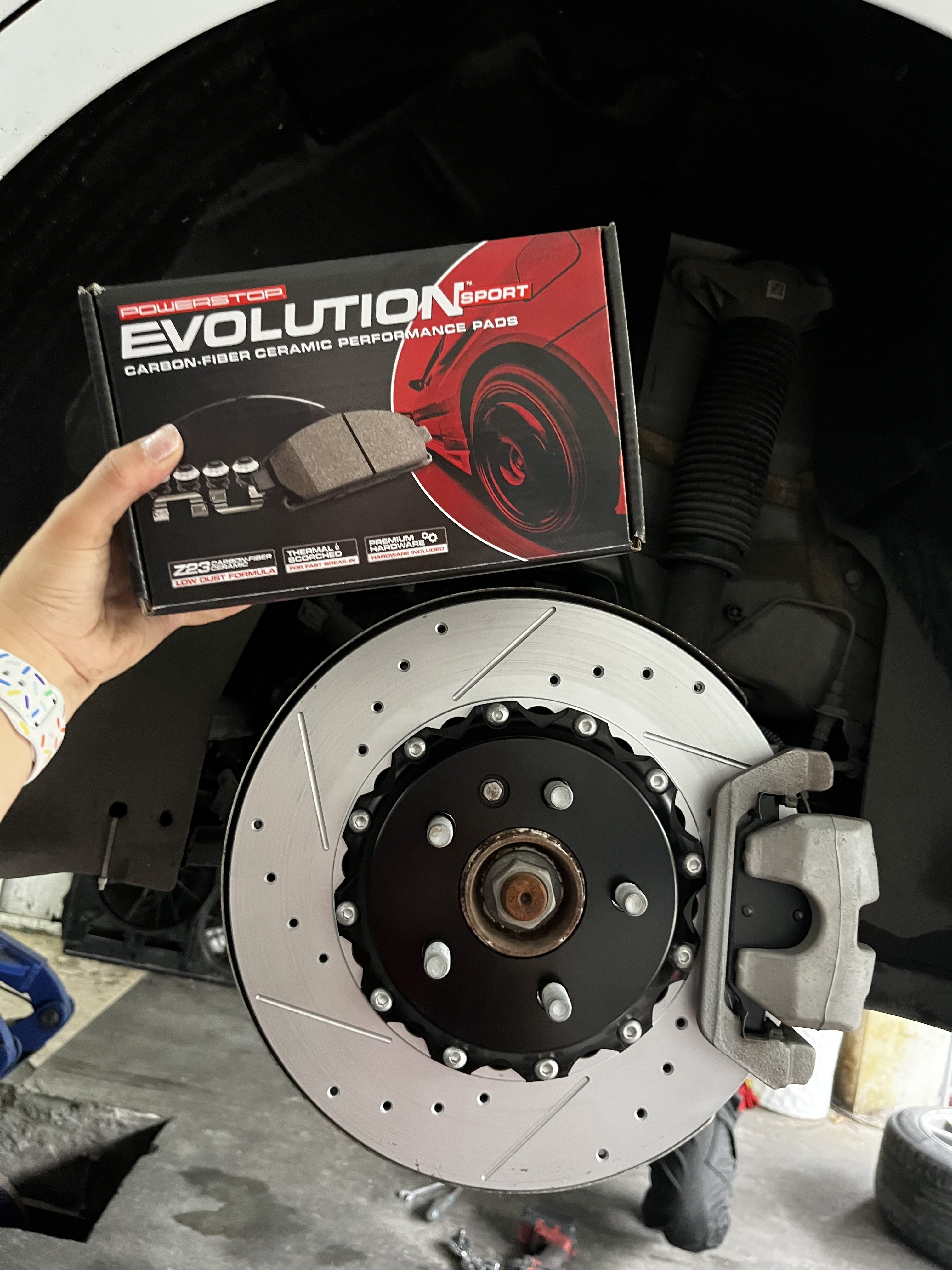 Z16-1345 China Supplier Short Braking Distance OEM Ceramic Front and Rear Brake Pads for Car NISSAN 350Z/370Z/GT-R/ALTIMA