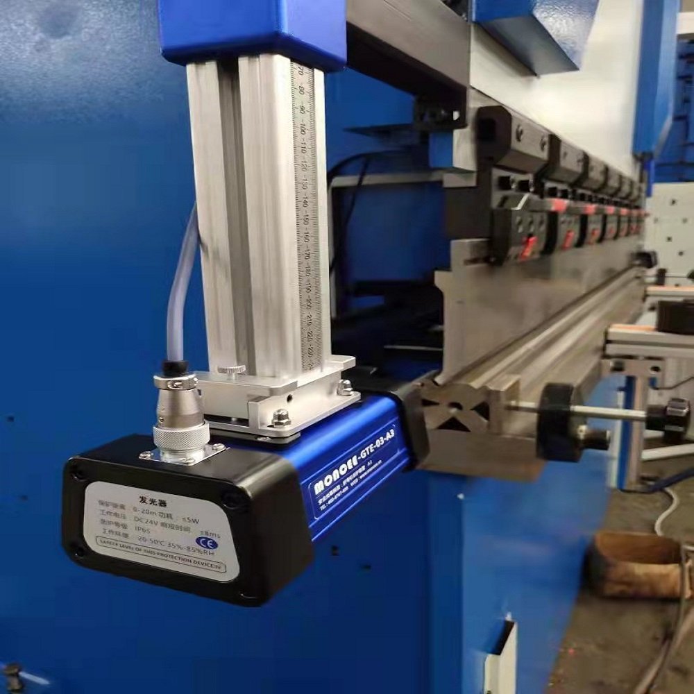 30T 1600 E21 System Small Blade Cnc Magnetic Bending Punch Oil Cylinder Press Brake