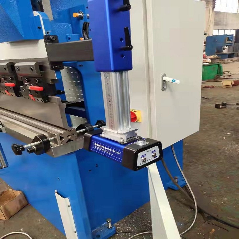 30T 1600 E21 System Small Blade Cnc Magnetic Bending Punch Oil Cylinder Press Brake