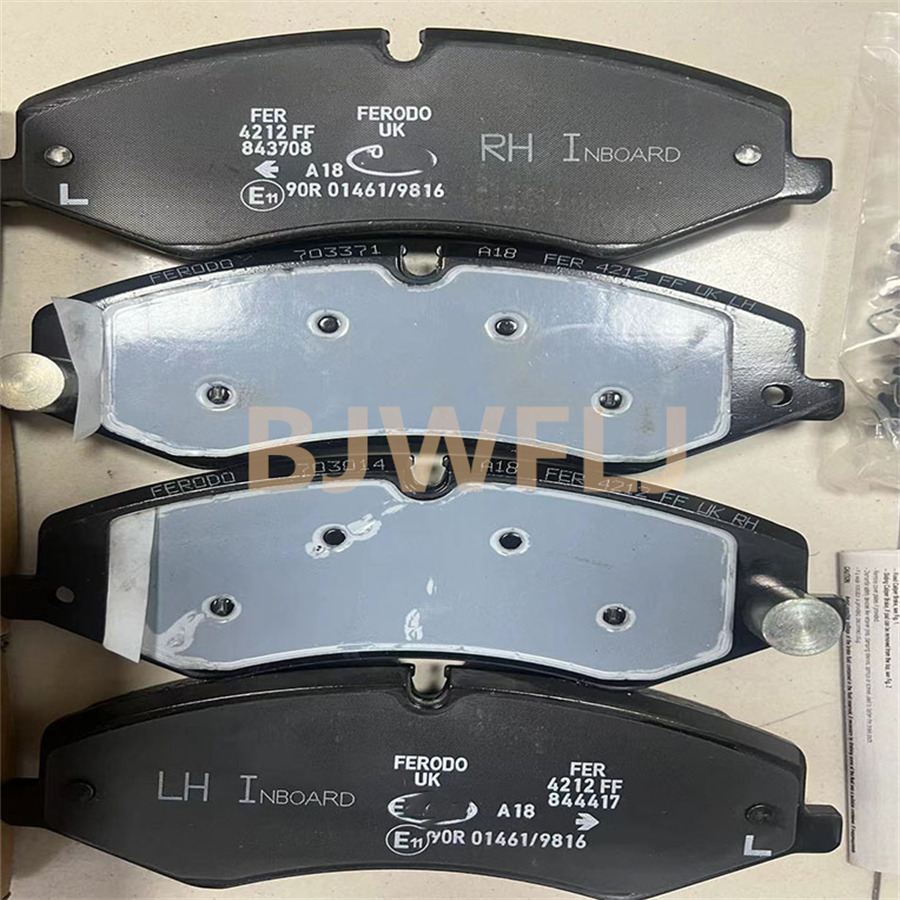 R134700 LR051626 Front Brake Pads for Land Rover Range Sport 14-15 Compatible With Range 13-15