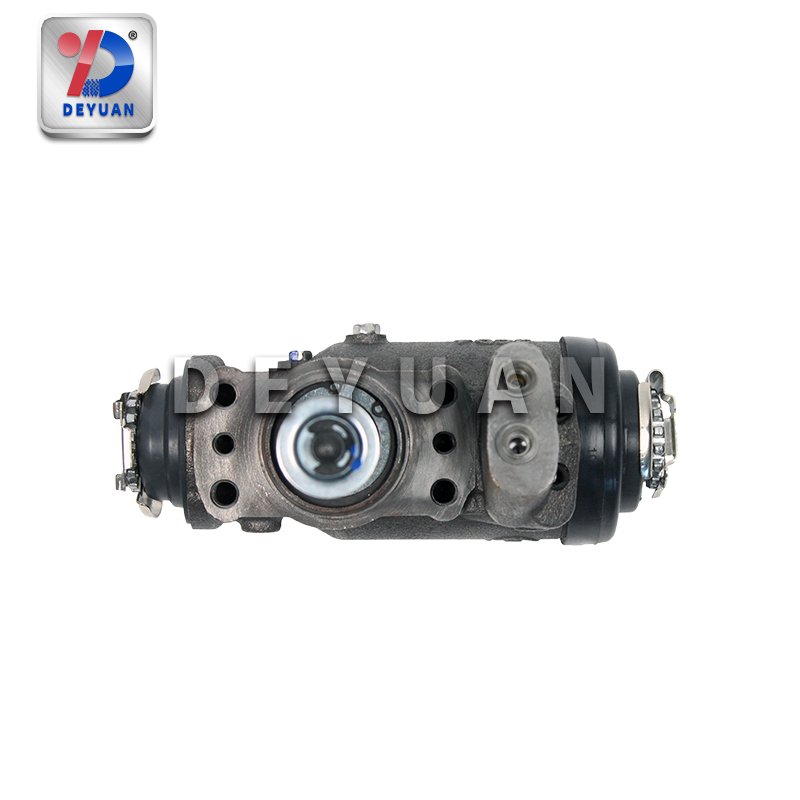 High Quality Brake Wheel Cylinder Auxiliary Device Right for Nissan Truck Parts OEM 44100-90400