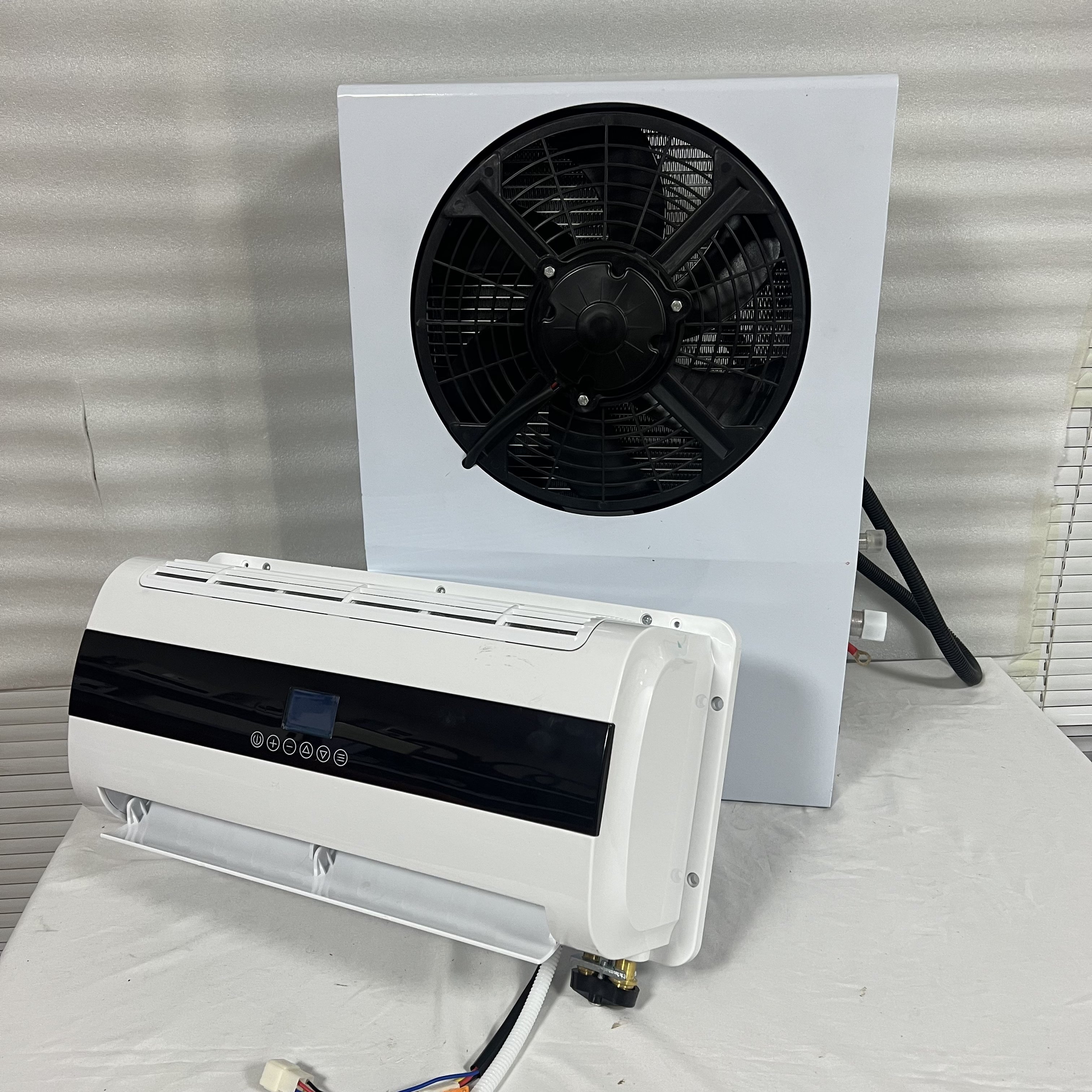 High Quality Iron Truck Parking Conditioner Parking Cooler 12/24V Overhead Split Car Auto Parking air Conditioner