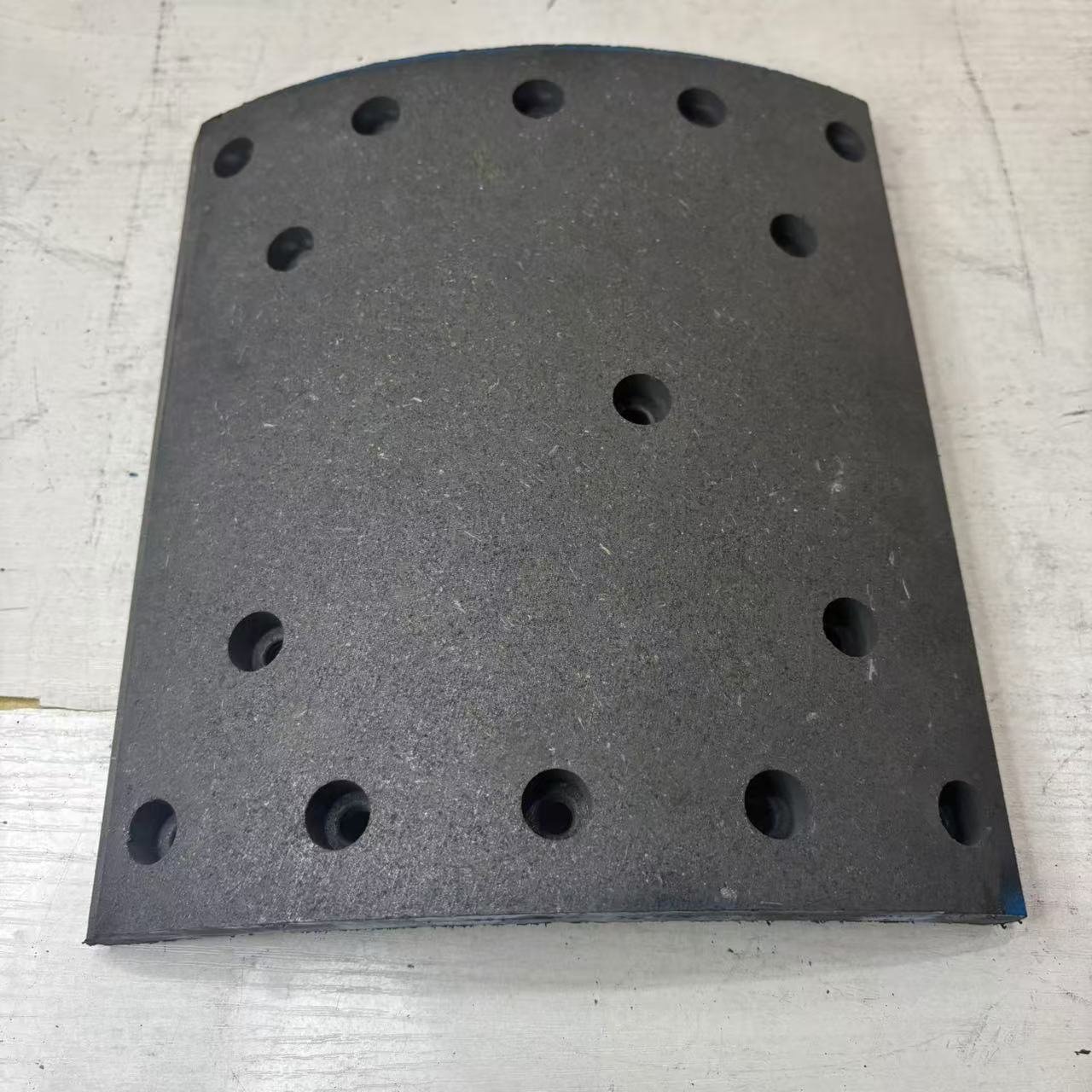 Rear Brake Lining DX400 194000107HD 224001493 350200132 355200234 JY3502N12105W for Chinese Yutong Kinglong JAC Zhongtong Bus