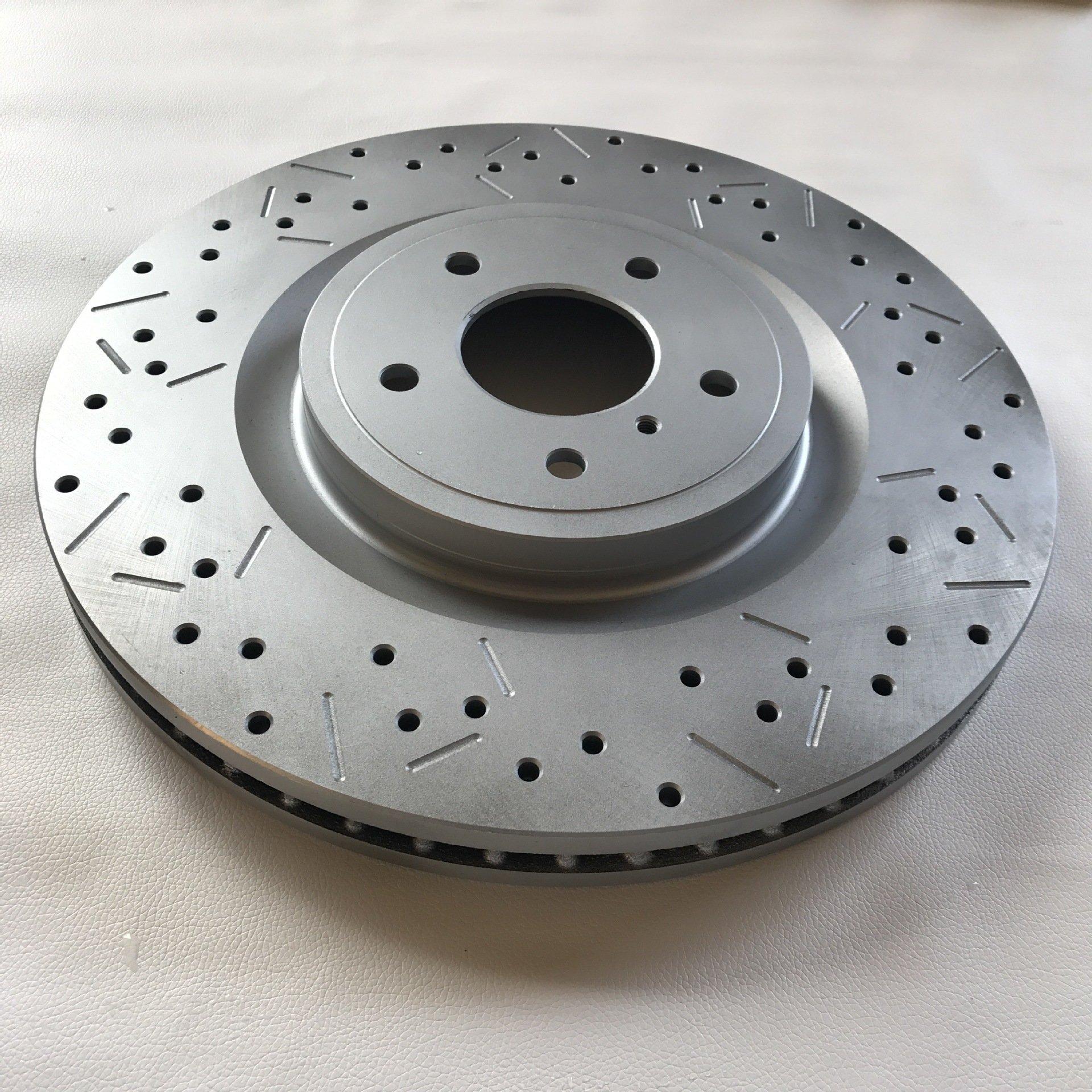 Guangzhou Xinda 40206jl00a Suitable for 370 Z Coupe Infiniti FX G Convertible Brake Disc