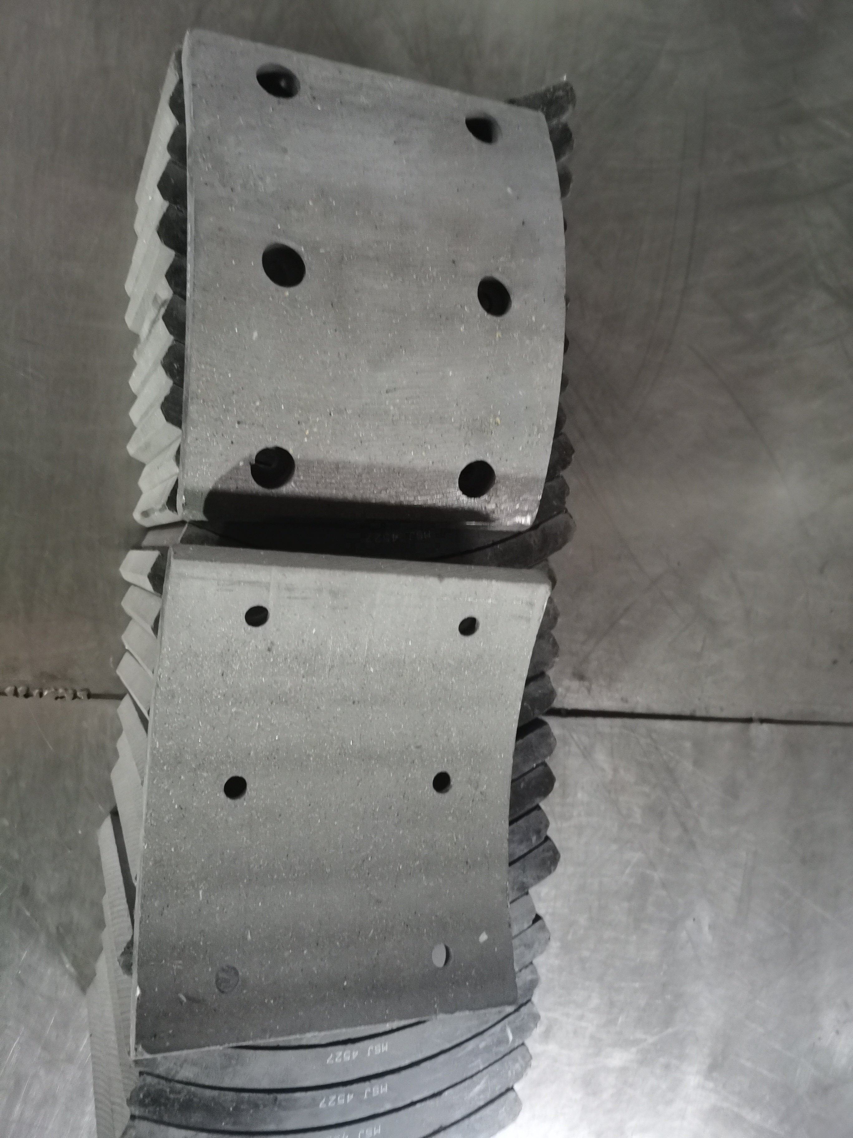 Non-Asbestos Truck Brake Lining 4527 Roll Shoe Lining Machine Rivet Brake Lining Rivet