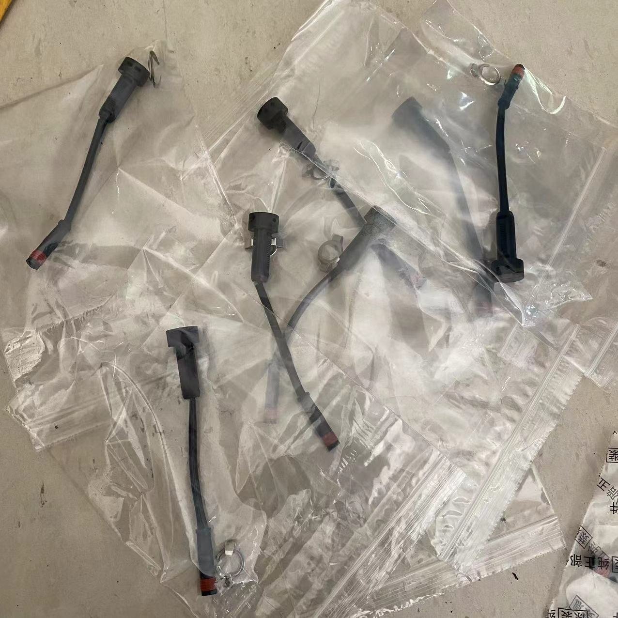 Accessories/spare Parts for SINOTRUK HOWO T7H SITRAK C7H C9H TX G7 Trucks WG9761450176 Brake Pad Wear Alarm Sensor