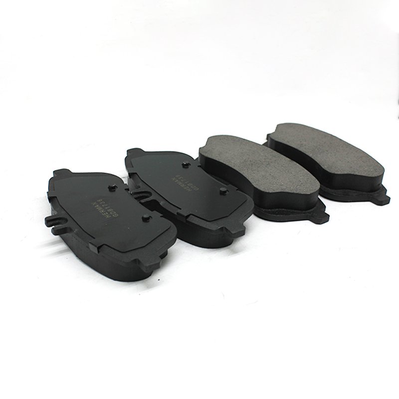 Factory Supply High Temperature Resistant Car Spare Parts Semi-metallic Brake Pads 0074205520