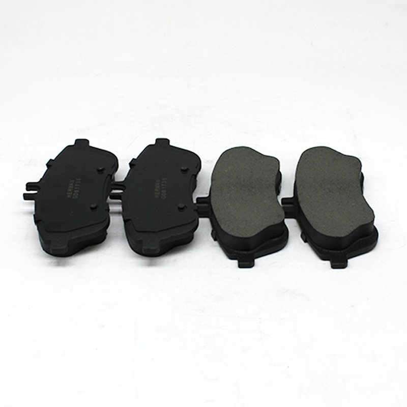 Factory Supply High Temperature Resistant Car Spare Parts Semi-metallic Brake Pads 0074205520