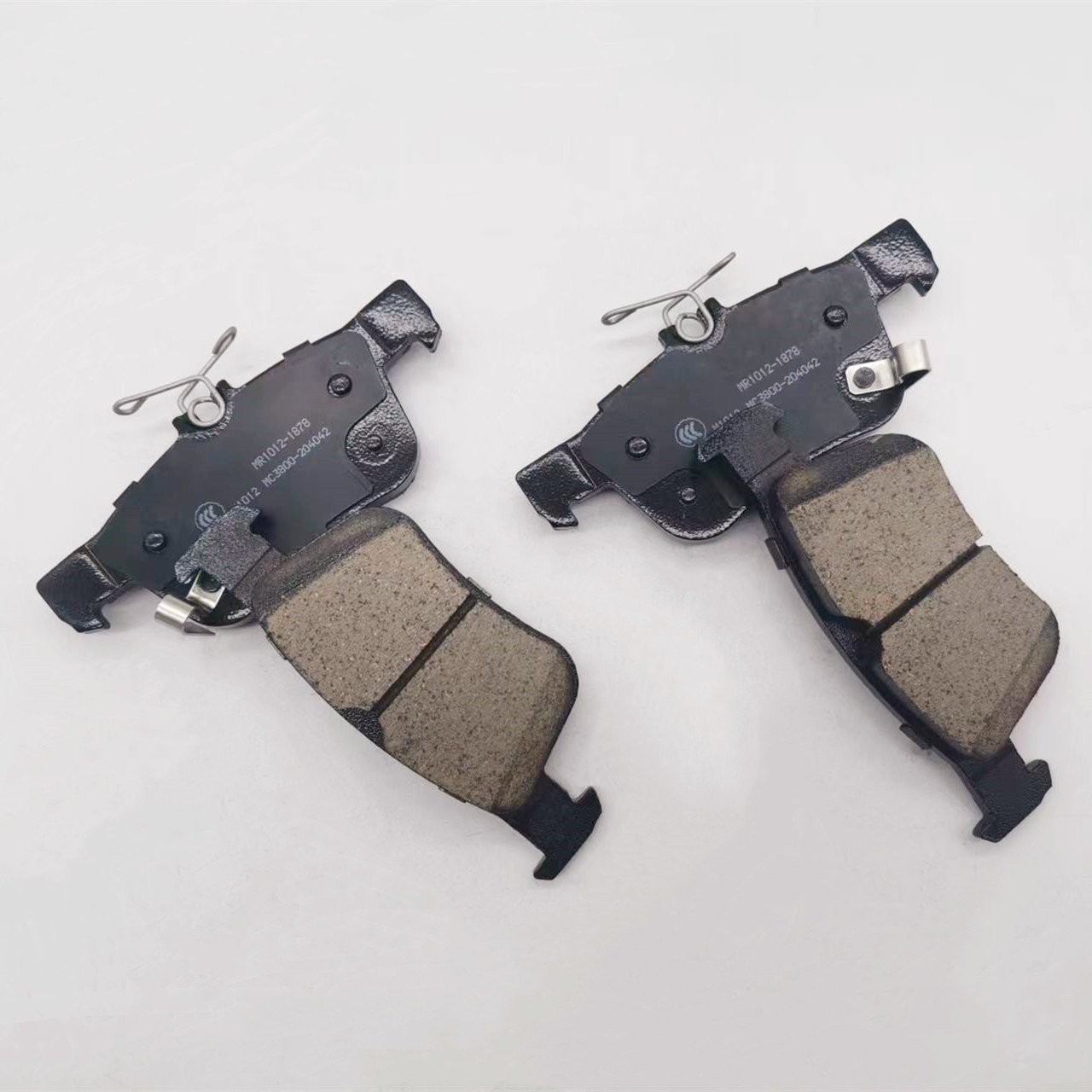 D1878 S111F260303-0901/1601 Brake Pad 3502180-BQ02 for Changan CS35 Plus HAVAL H6