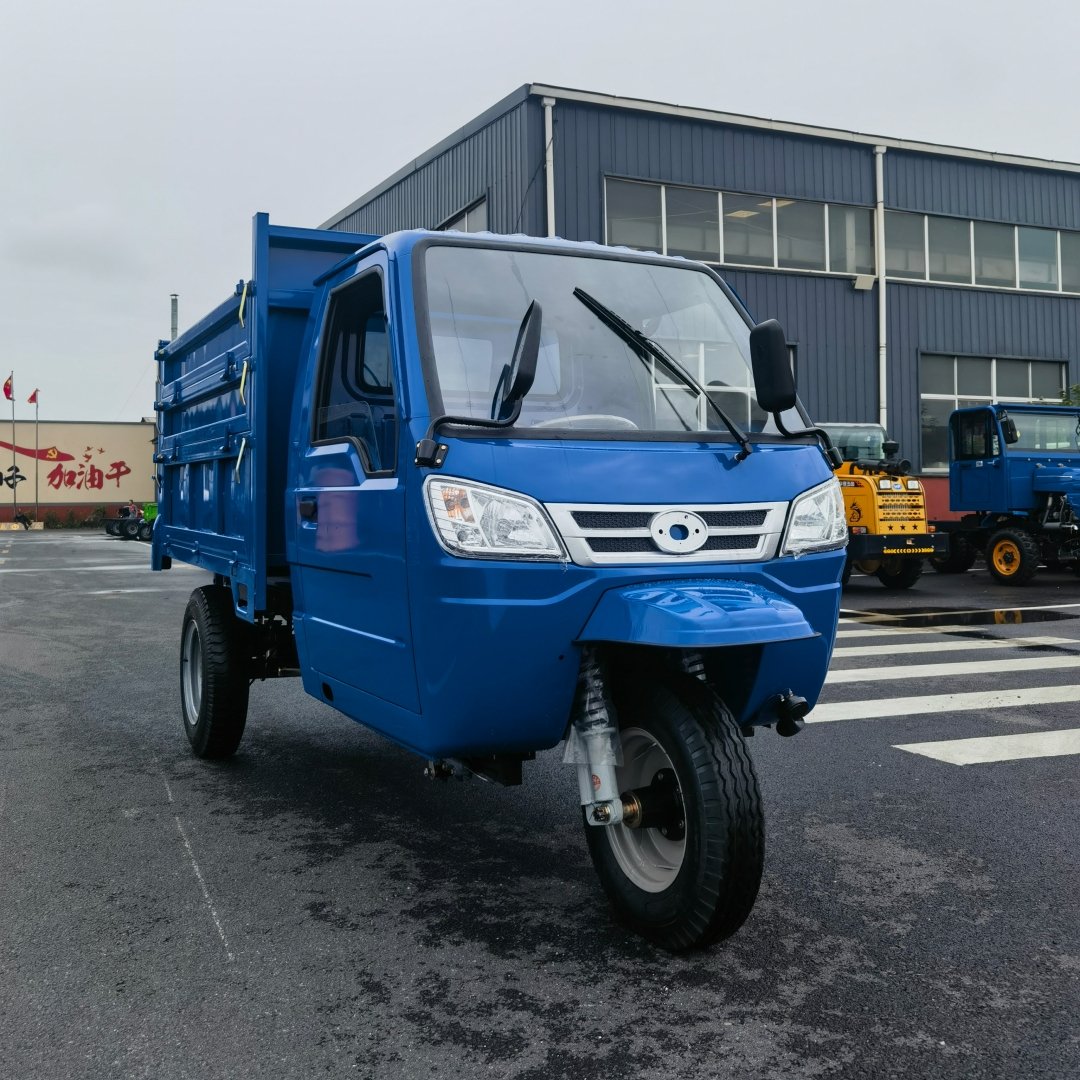 Factory Wholesale Price Diesel Engine Tricycles with Driving Cab Tires Cargo Box Diesel Engine Customizable