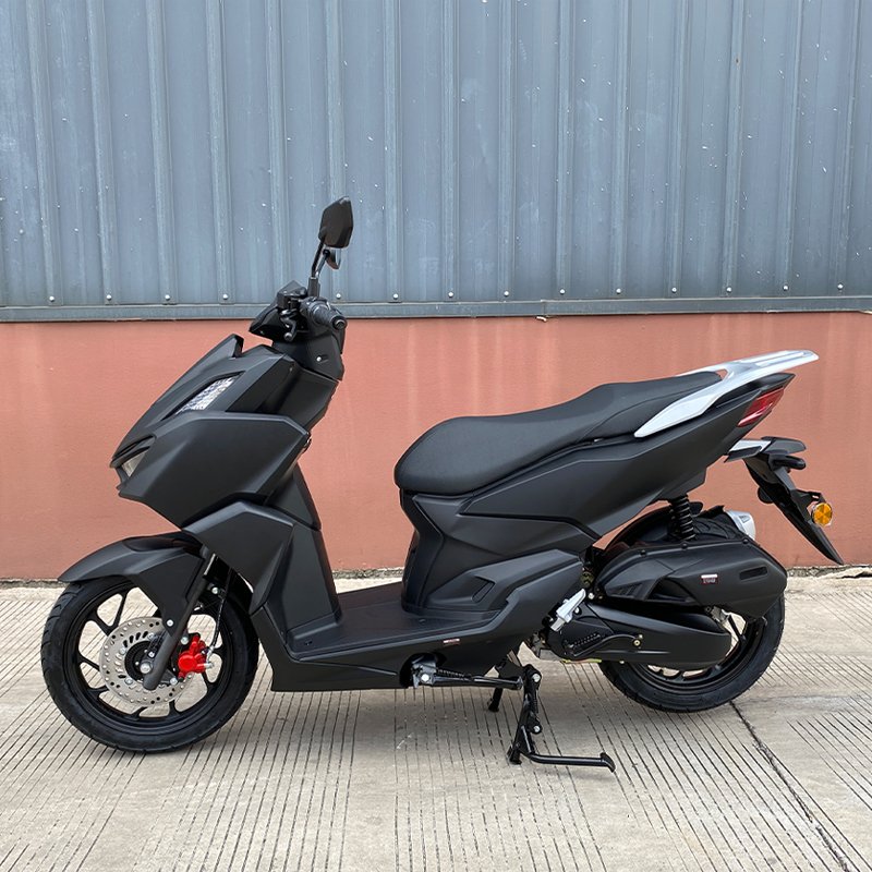Factory Sales Ready Stock 150cc Petrol Scooter 85kmh Two Wheel Scooter with Disc Brake Suitable for Commuting or Leisure