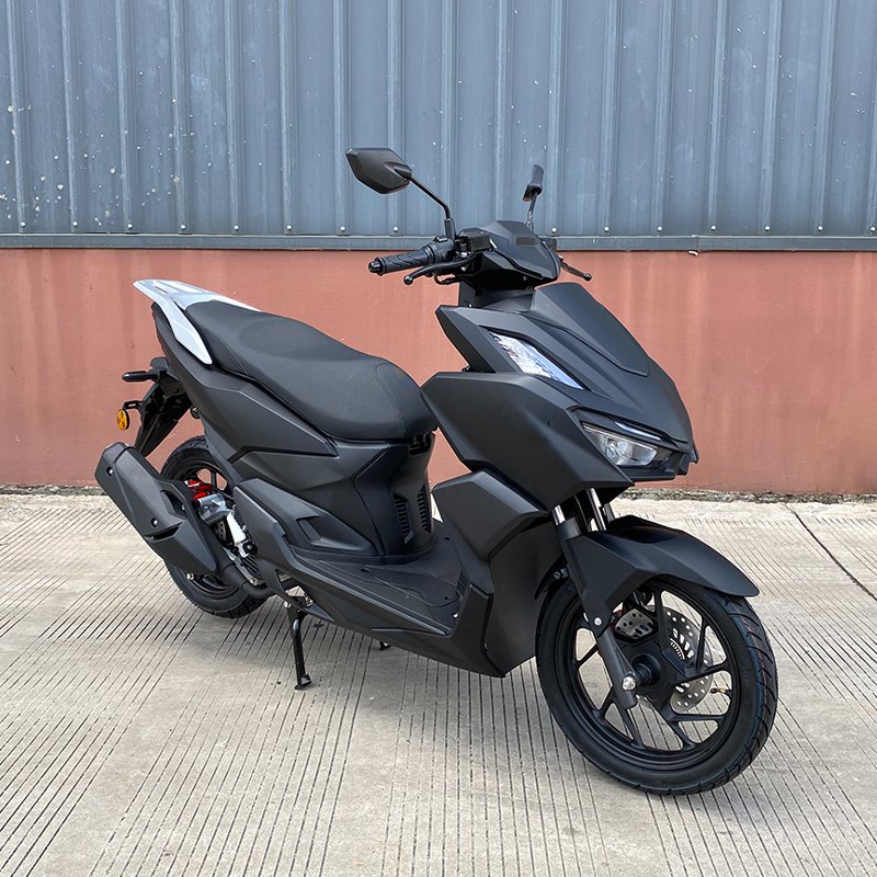 Factory Sales Ready Stock 150cc Petrol Scooter 85kmh Two Wheel Scooter with Disc Brake Suitable for Commuting or Leisure