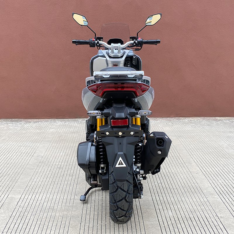 EPA DOT Certificate 150cc &200CC ADV Gasoline Motorcycle Water Cooled Engine Front Rear Disc Brake Max Speed 95kmh Gas Scooter
