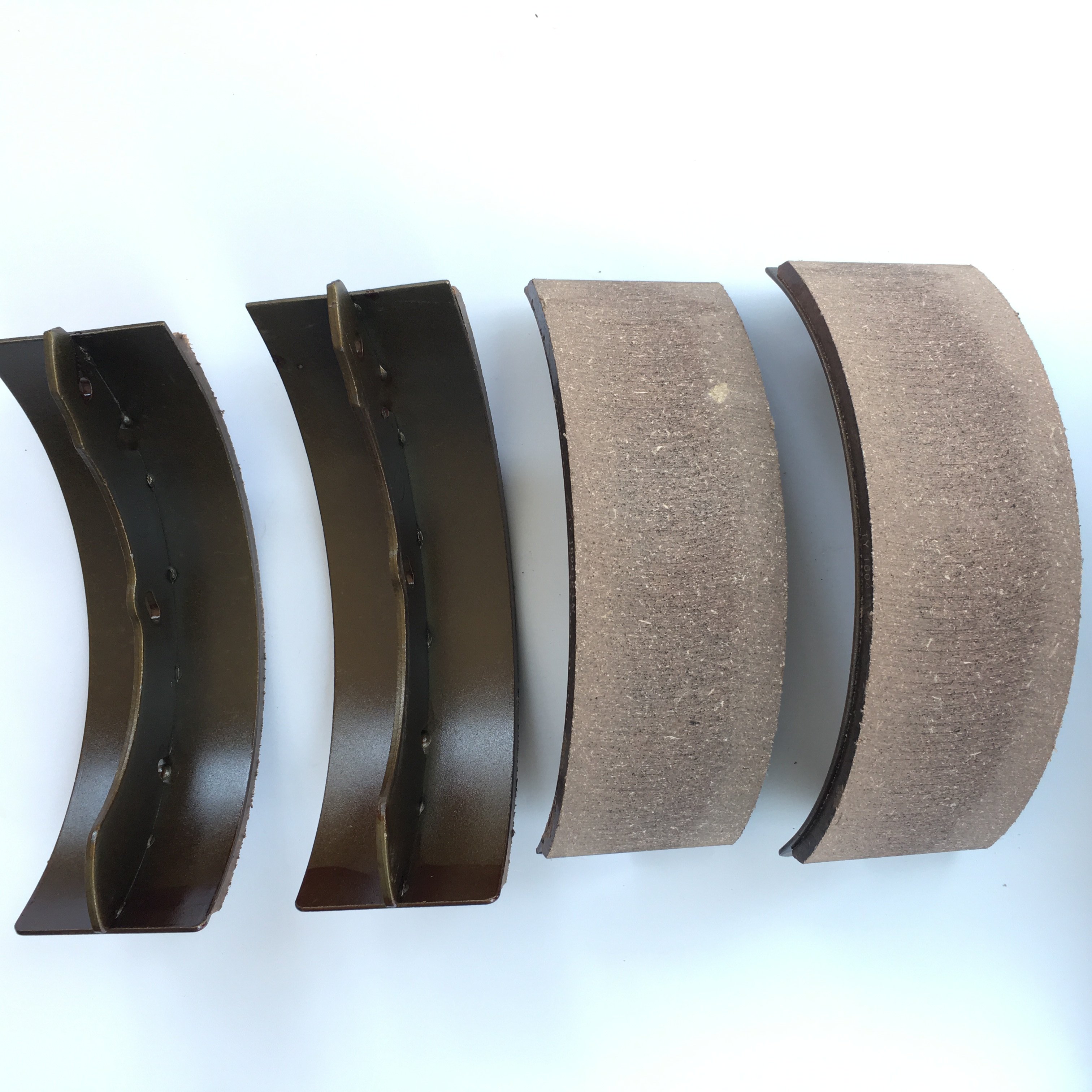 Manufacturer Sells High Quality Auto Drum Brake Shoe Assembly and Brake Shoe 600P
