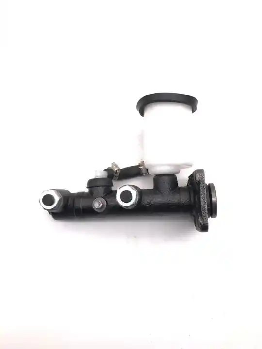 High Quality Car Parts Brake Master Cylinder for Pickup 22R Engine 4720135270 PMK207 PICKUP