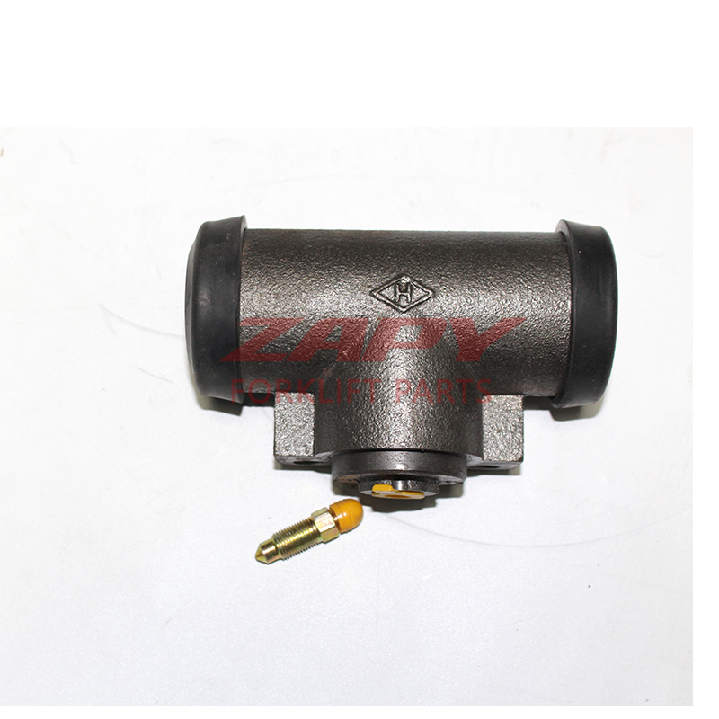 High Quality Forklift Parts Brake Wheel Cylinder E02Z3-70301