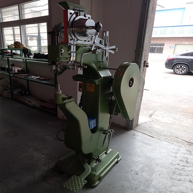 Automatic Luggage Trolley Case Riveting Machine Shoe Hardware Sport Helmet Baby Carriages Brake Block Riveting Press Machine