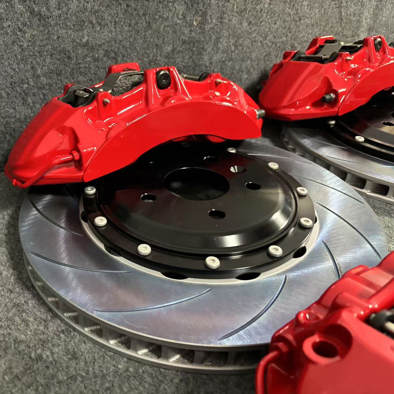 Red Large Brake Kit V6, 6-piston Brake Calipers, GT4, 4-piston Plus Mustang Handbrake for CT4 CT5 XT4 XT5 XT6 CTS CT6 ATS Series