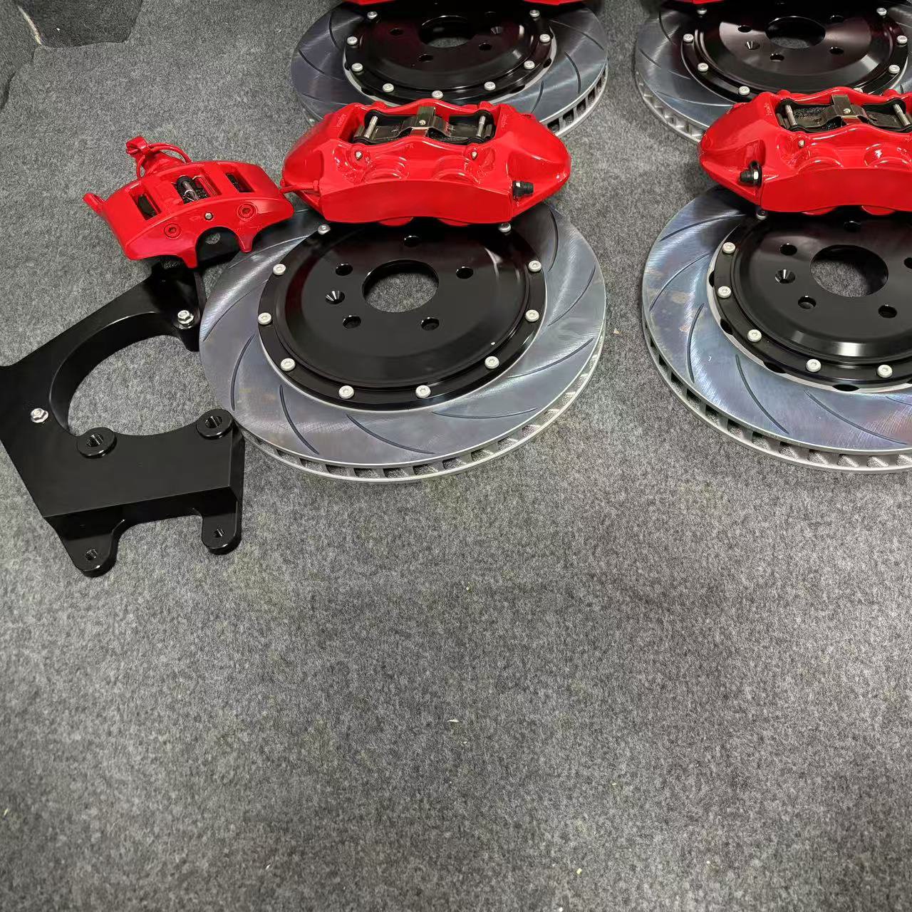 Red Large Brake Kit V6, 6-piston Brake Calipers, GT4, 4-piston Plus Mustang Handbrake for CT4 CT5 XT4 XT5 XT6 CTS CT6 ATS Series
