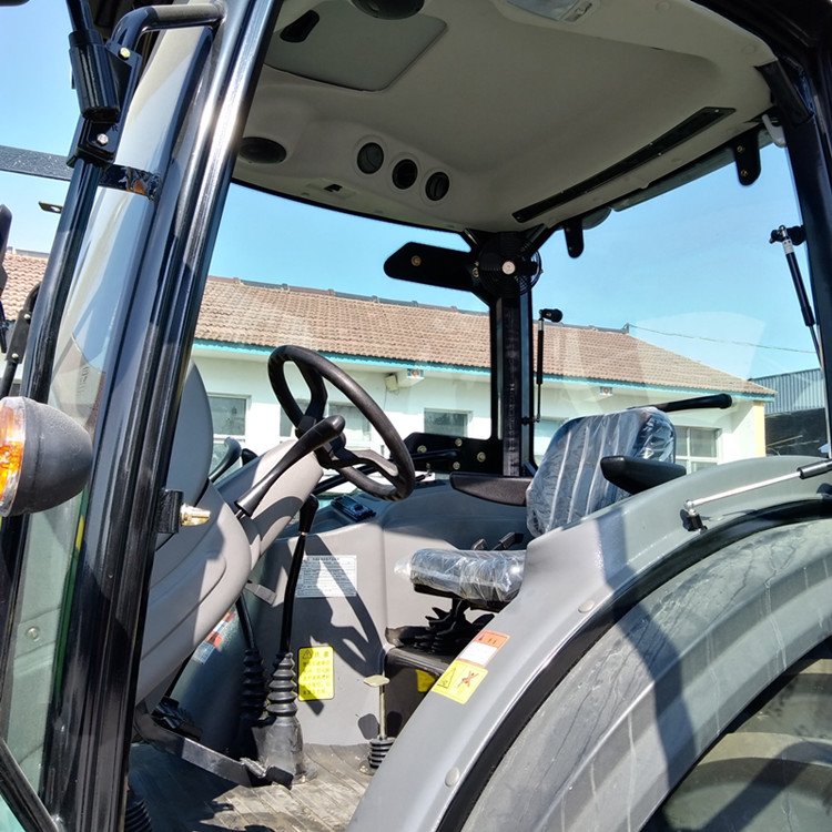 High Quality 90HP Farm Tractor / Farm Equipment / Agricultural Equipment