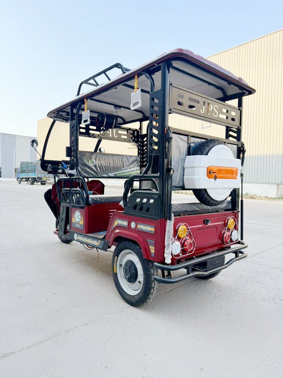 2024 Custom New Model Electric Tricycle 48V60V72V OEM INDIA E Rickshaw Tuktuk Best Seller NEW Design Passenger Tricycle