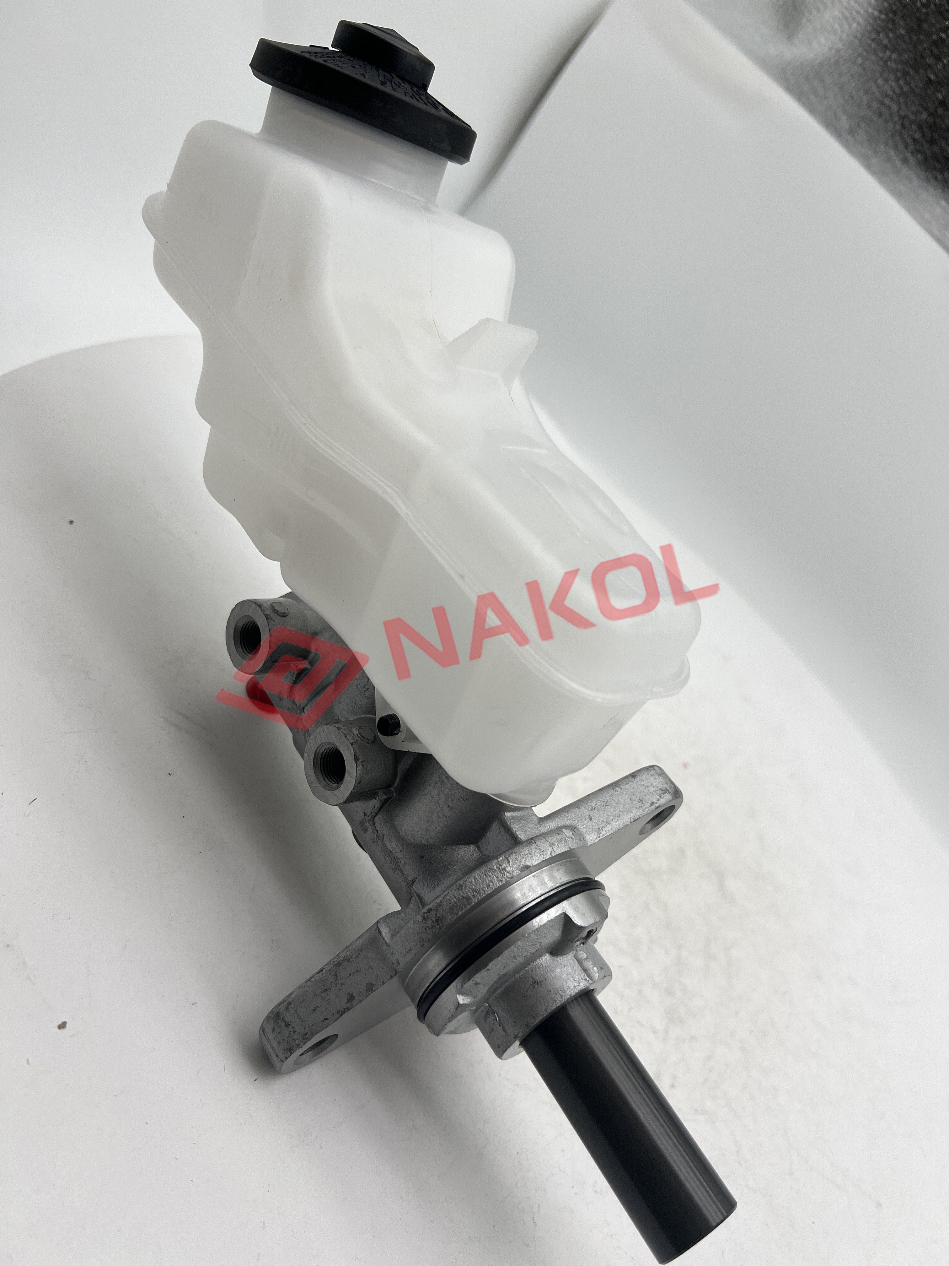 Wholesale Price Auto Brake Pump Brake Master Cylinder for ISUZU OEM 8-98320671-0 8-98320-671-0 8-98163230-0 8-98163-230-0