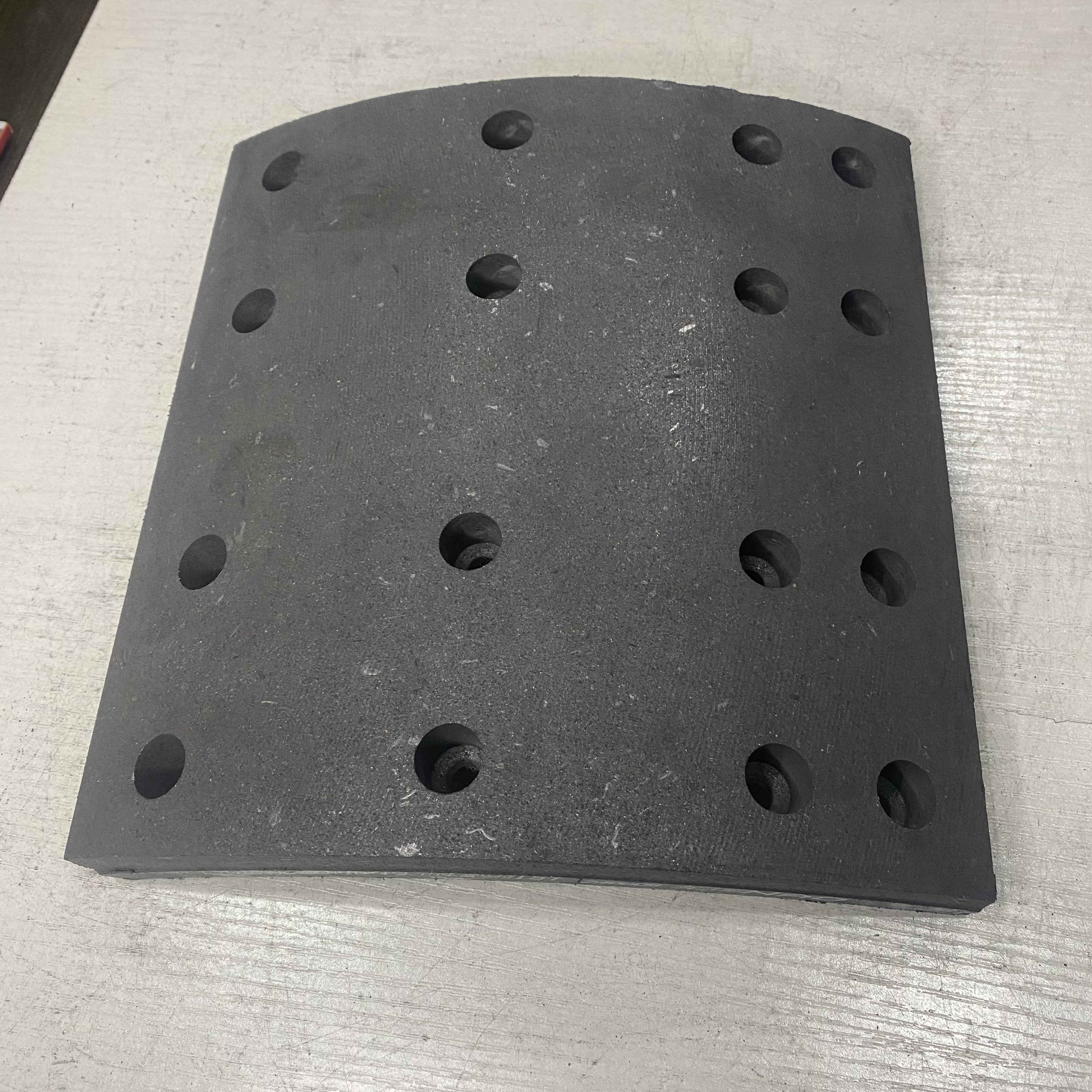 Factory Supply High Quality Ceramic Brake Lining CA33 CA/33 L-636 for Guerra Randon Trailers Truck DAF Tractors