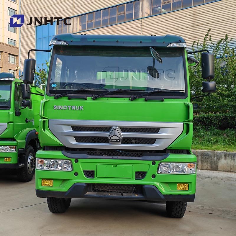 Sinotruk Howo H5 Road Sweeper Truck 4X2 Vehicle-Mounted Road Salt Spreader Snow Melting Machine Truck