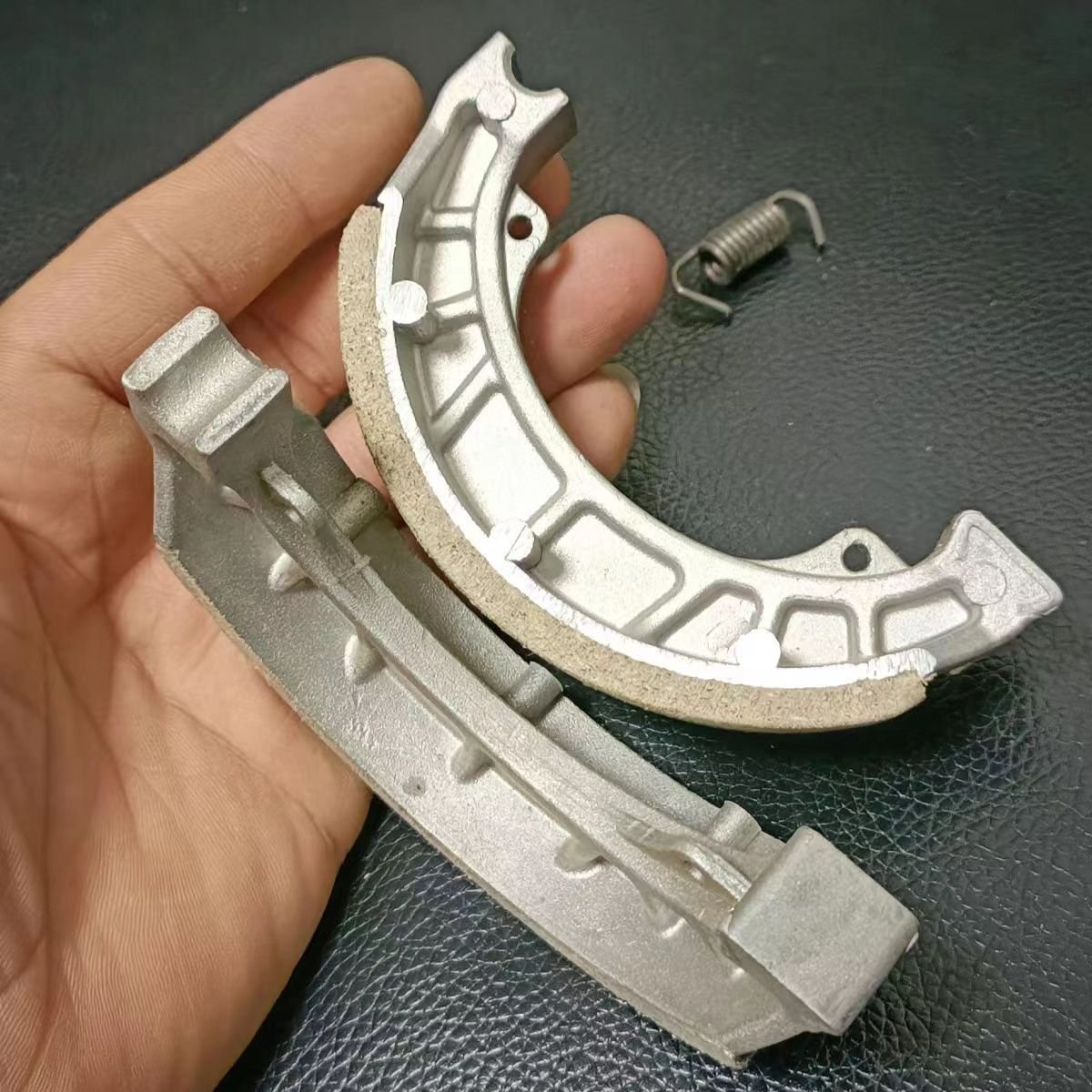 Wear Resistant and Durable Motorcycle Front Disc Brake Shoe Parts Wave Brake Shoes