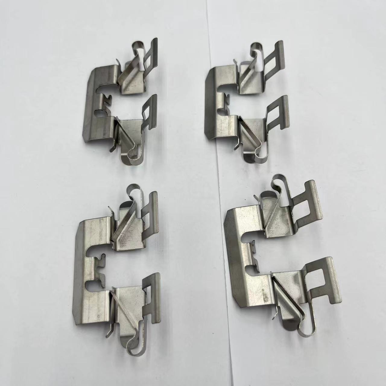 D1161 Anti-noise Brake Pad Repair Kit Brake Disc Accessories Kits Brake Stainless Steel Clip for Mazda / Ford 6E5Z-2200-B