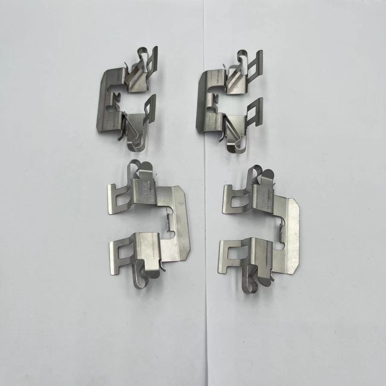 D1161 Anti-noise Brake Pad Repair Kit Brake Disc Accessories Kits Brake Stainless Steel Clip for Mazda / Ford 6E5Z-2200-B