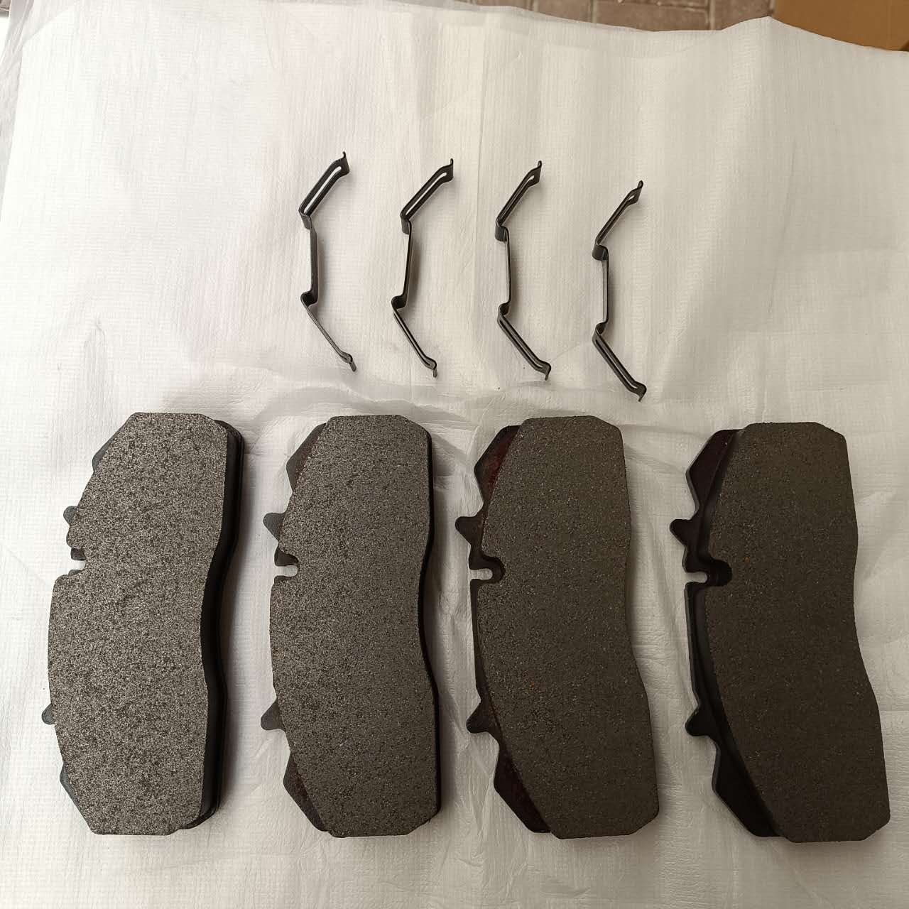 Wholesale China Wholesale Automobile Brake Pad OEM Low Price Rear and Front Brake Pads
