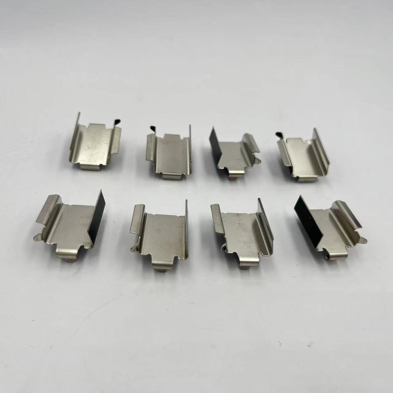 D1377 Anti-Noise Rear Disc Brake Hardware Kit Brake Pad Abutment Clip Clamp 8A8Z-2200-A Brake Pad Repair Kit