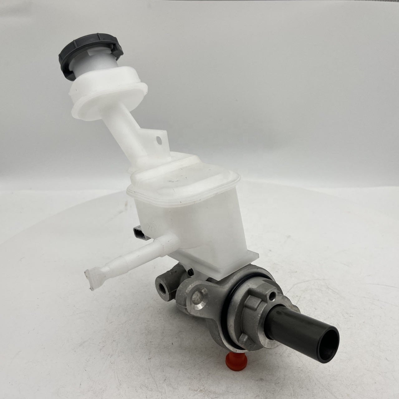 High Quality Factory Price Brake Master Cylinder for SUZUKI 51100-68L00