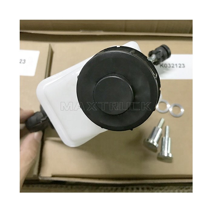 MAXTRUCK High Quality Truck Parts K032123 21564394 21232945 7421564396 Master Cylinder for VOLVO RENAULT