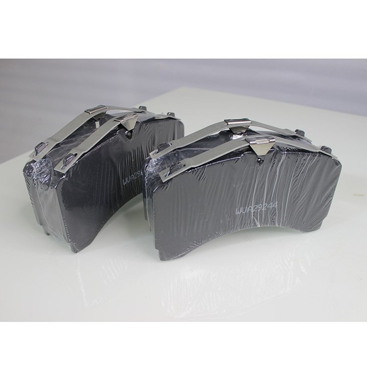 A0044201520 A0064201420 Chassis Front Brake Pads Lining for B ENZ 4144.4143.