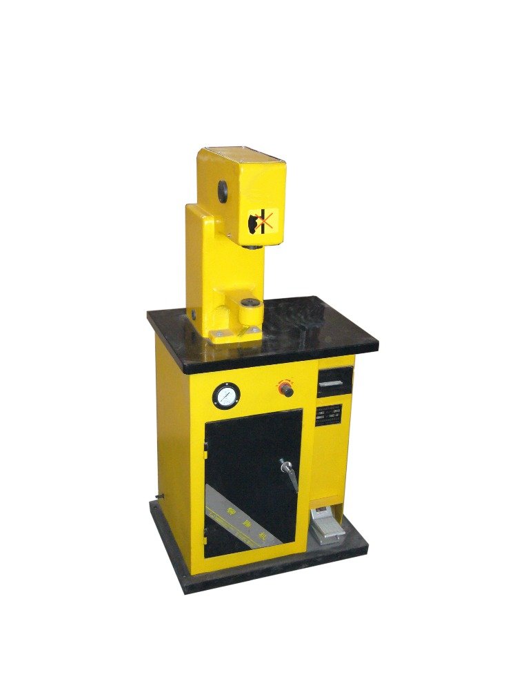 Hot Sale Pneumatic Brake Shoes Lining Riveting Machine for Africa