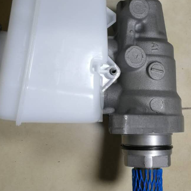 Brake Master Cylinder for RHD toyota Prado KDJ/GRJ/RZJ120 47028-60030
