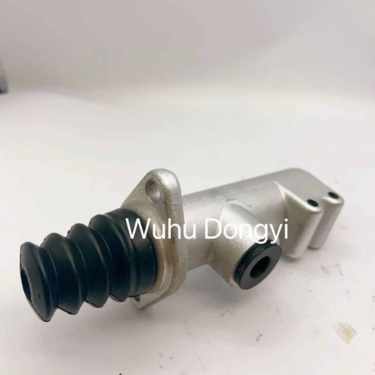 CLUTCH MASTER CYLINDER BRAKE MASTER CYLINDER 1361136 1358801FOR VOLVO