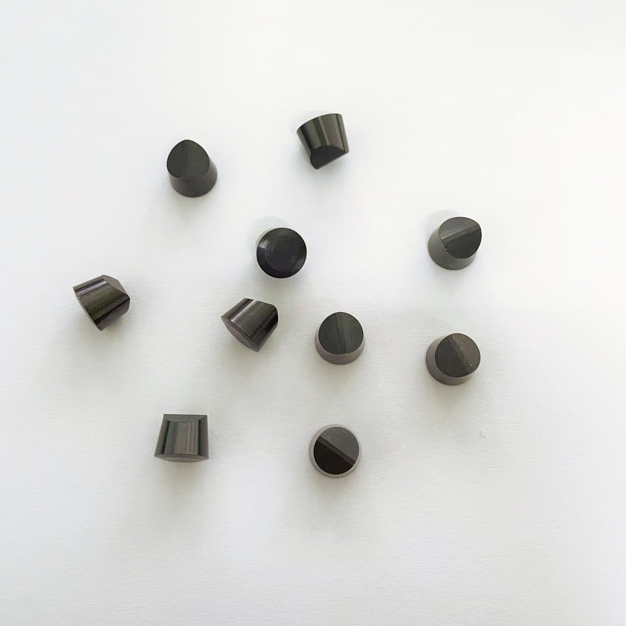 Top Quality Cubic Boron Nitride Blade CBN Solid Ceramic Blade Hard Outer Ring CNC Roll Brake Drum Milling Blade Carbide Insert