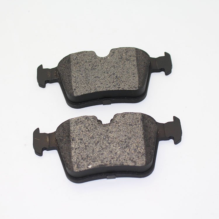 Excellent Price 81.50820.5006 Auto Accessories Brake Systems Rear Brake Pads Car Brake Pad
