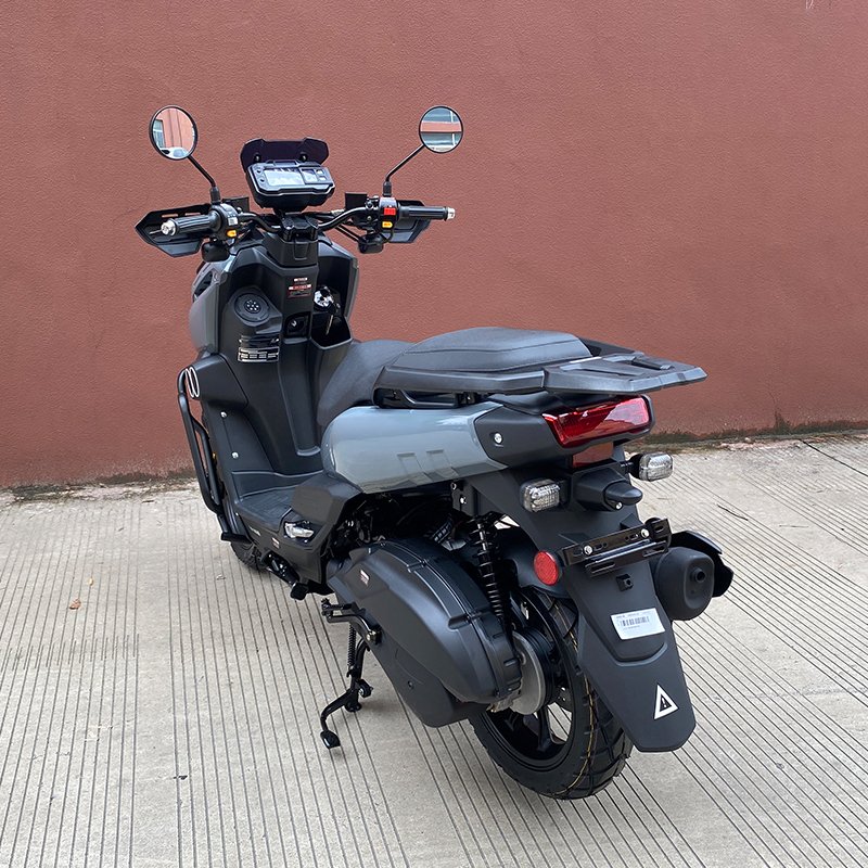 Hot Selling EPA DOT Certified 150CC 200CC Gasoline Scooters Comfortable Air Cooled Tank MP3 Speaker EFI System Automatic Disc