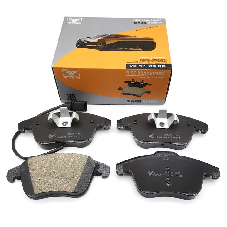 Front Brake Pads D1535 for Audi A4 A5 OE Part Number 8K0698151F Made in China Factory Price With Low Moq