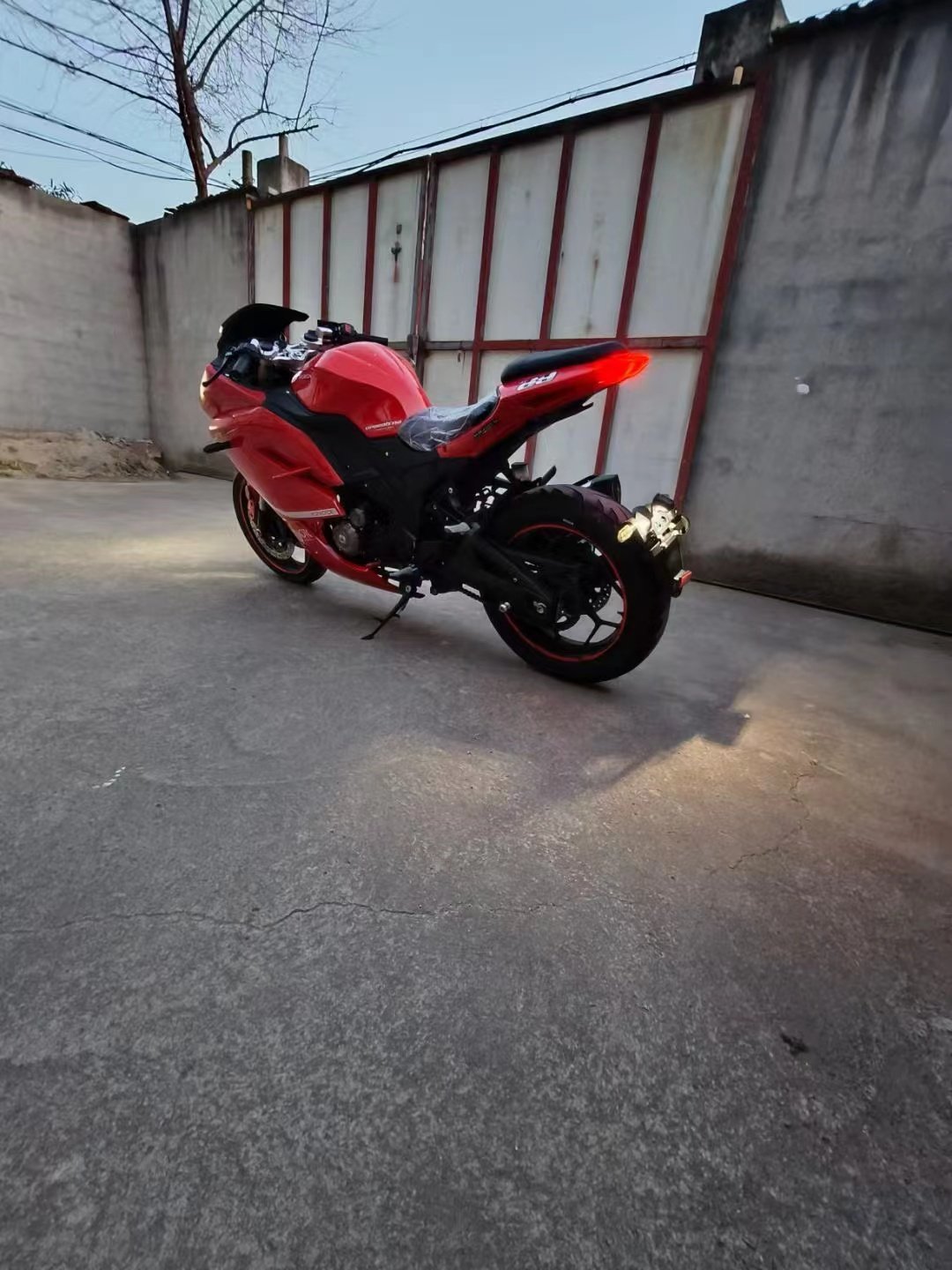 457cc Sport Gasoline Motorcycle Powerful EPA EEC Double Cylinder Scooter With Disc Brake Made of Aluminium