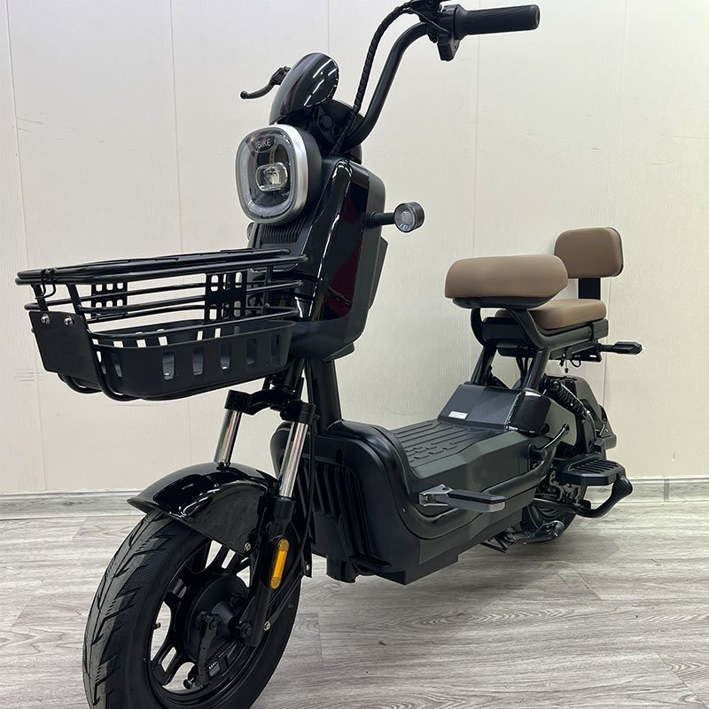 2023 Greennovo High Quality 60V 72V 600W Electric Scooter Electric City Bike Electric Moped for Sale