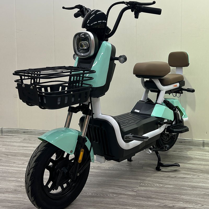 2023 Greennovo High Quality 60V 72V 600W Electric Scooter Electric City Bike Electric Moped for Sale